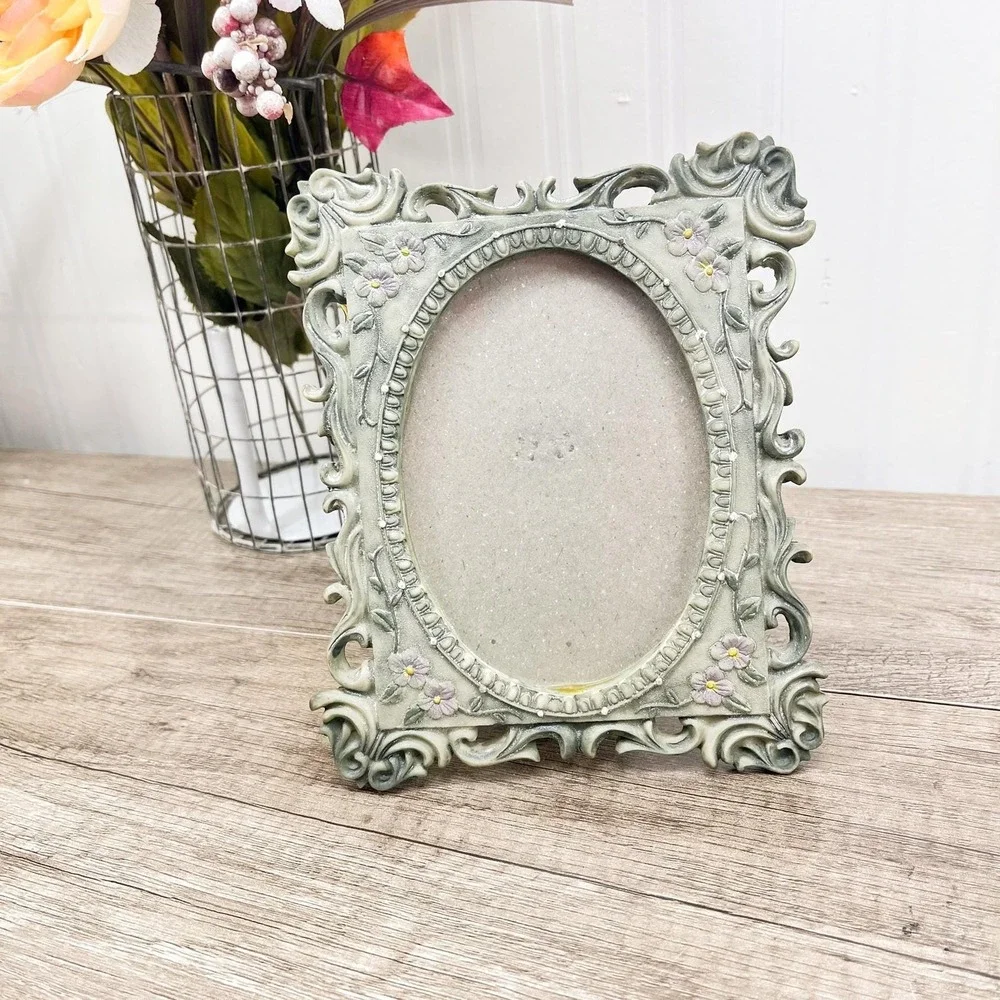 Vintage Decorative Picture Frame‎ 3 x 5 inches